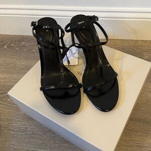 Zara Black Patent T-Strap Heels Sandal Size 39 US 8 NWT